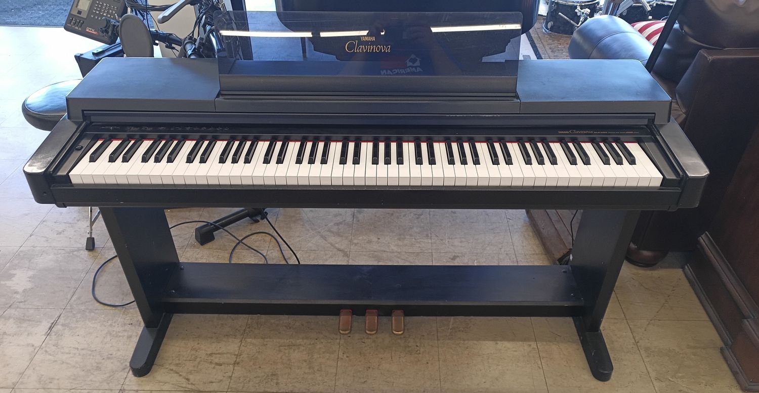 Yamaha Clavinova CLP-560
