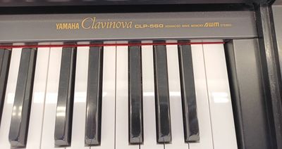Yamaha Clavinova CLP-560