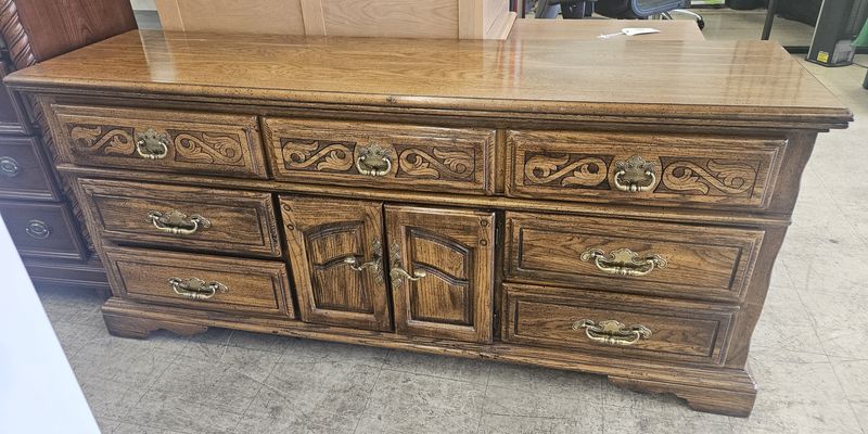 Heritage Scrollwork Executive Dresser - FREE DELIVERY