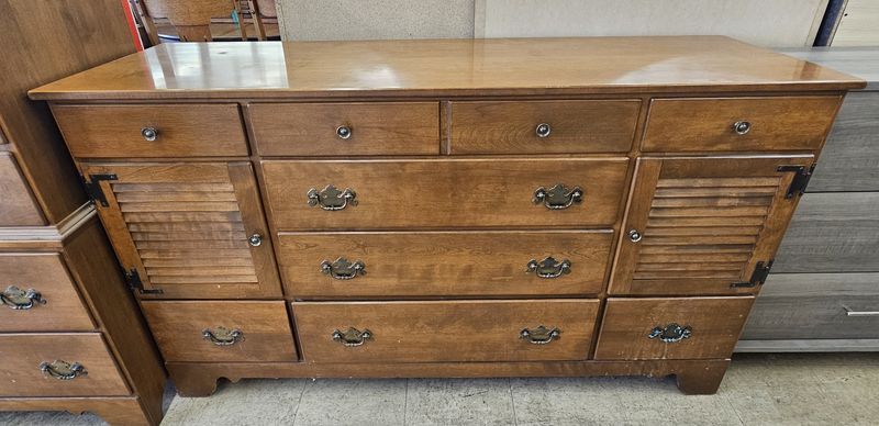Ethan Allen Classic Solid Maple Dresser - FREE DELIVERY