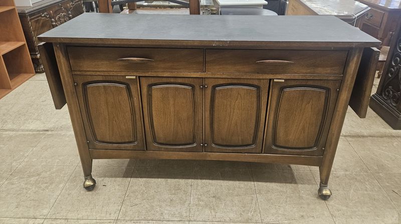 Broyhill Premier “Emphasis” Expandable Server / Buffet