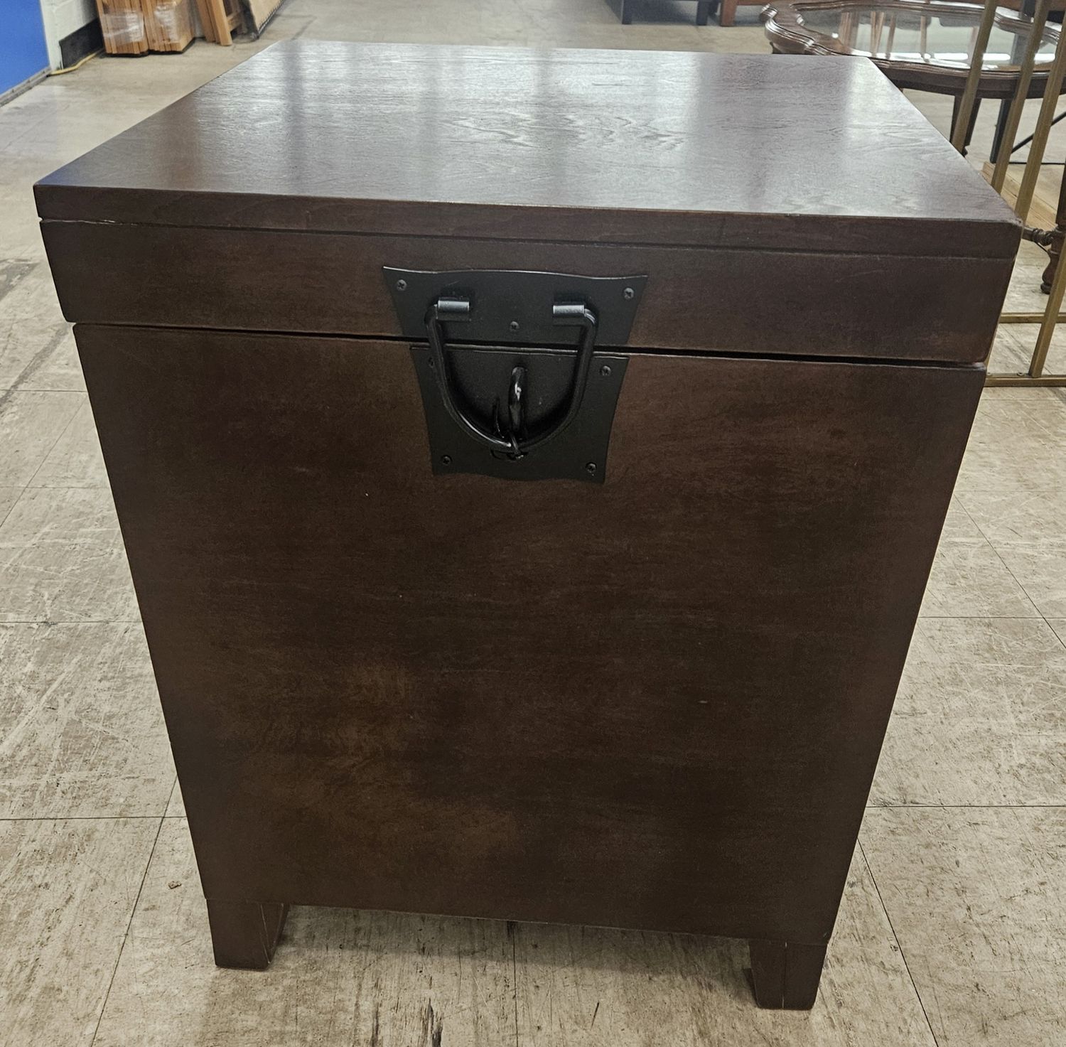 Rustic Lift-Top Storage Chest End Table
