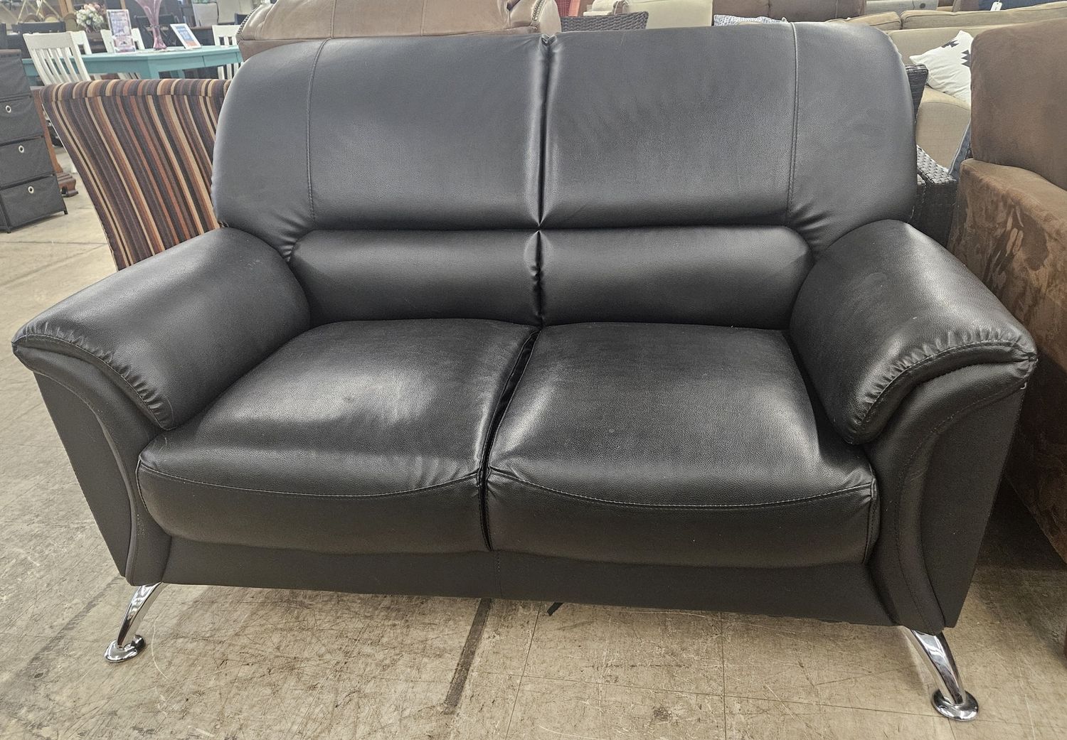 Modern Black Leather Loveseat - FREE DELIVERY