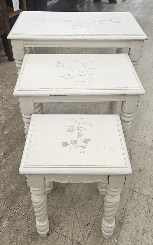 Cottage Charm Nesting Tables – 3 Piece Set