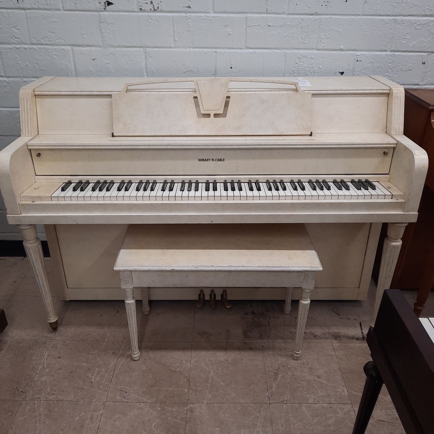 Hobart Cable Console Piano