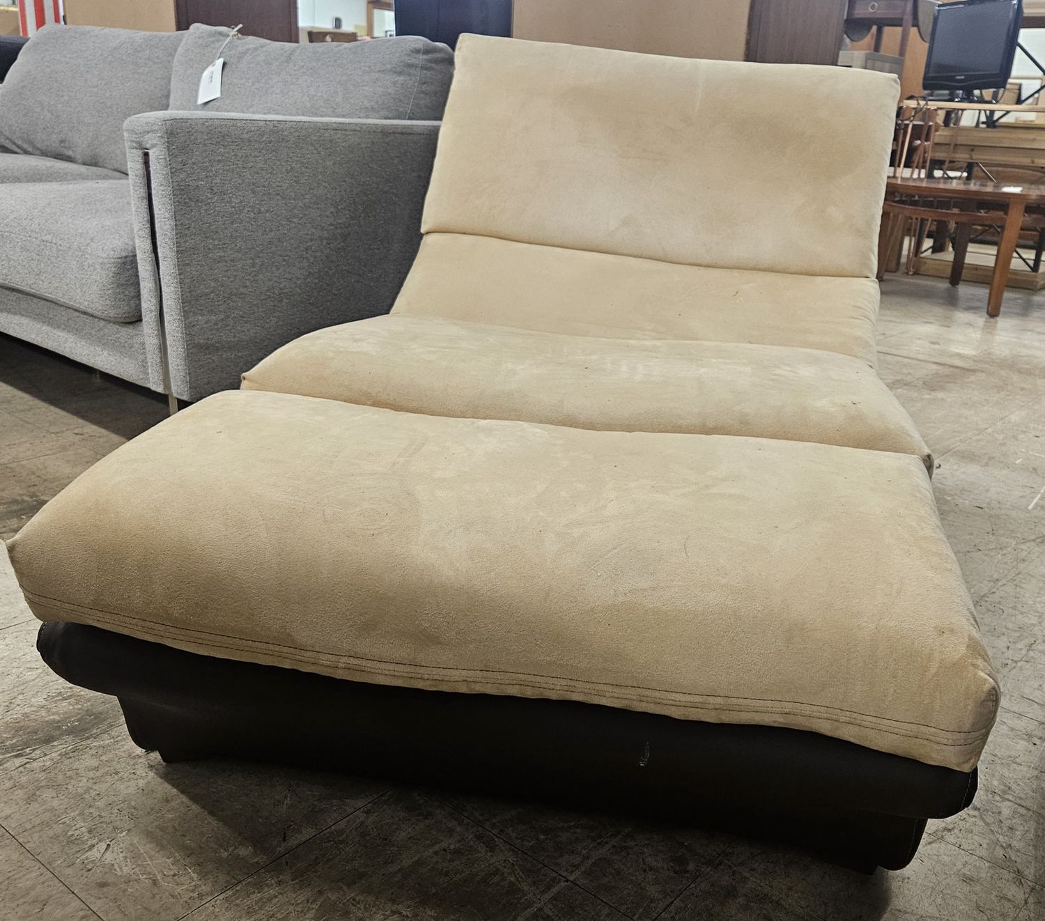 Modern Lounge Chaise / Floor Sofa