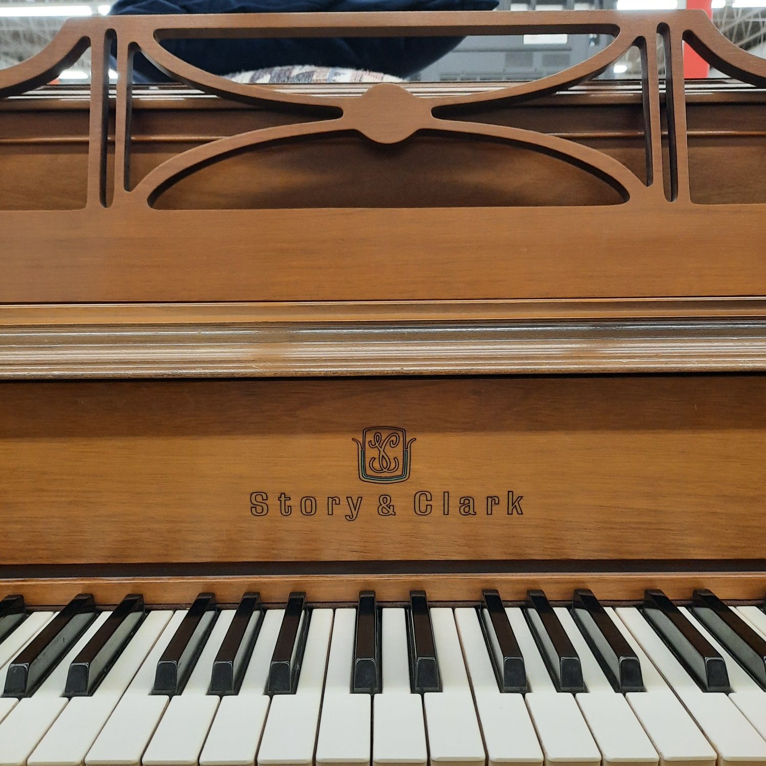Story &amp; Clark Console Piano 2