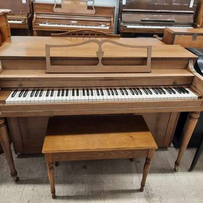 Winter and Co Spinet Piano