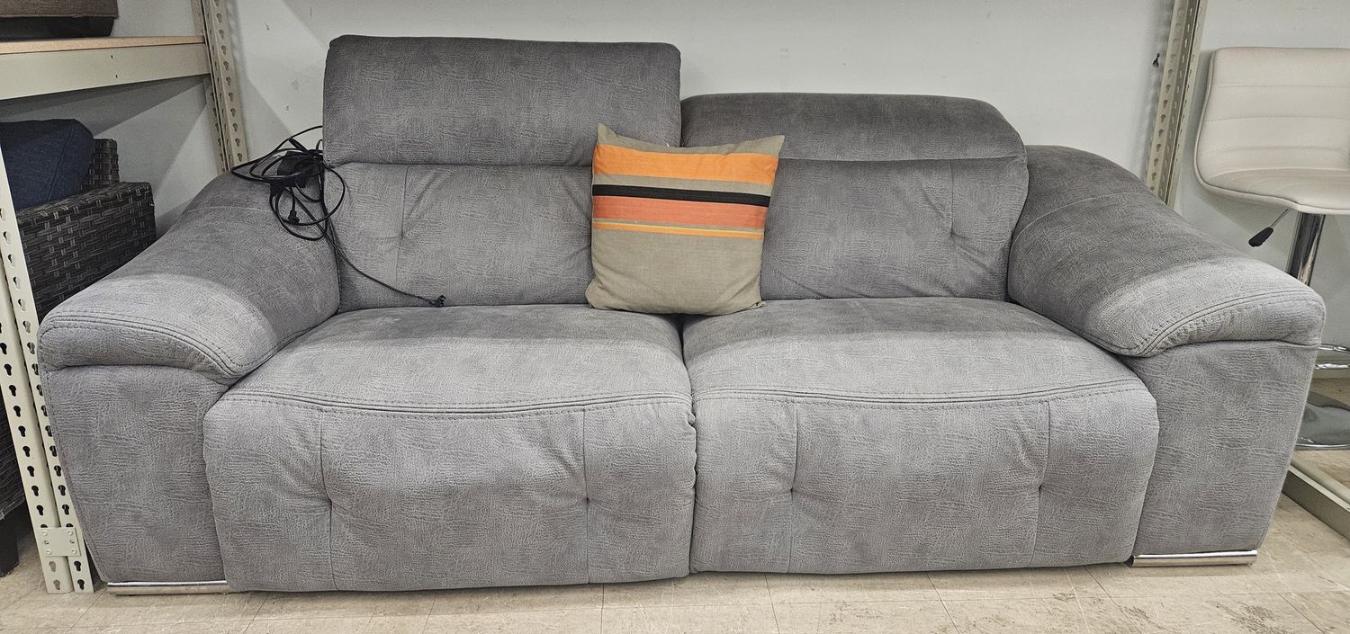 Cloud Nine Power Reclining Sofa with USB Charging - FREE DELIVERY