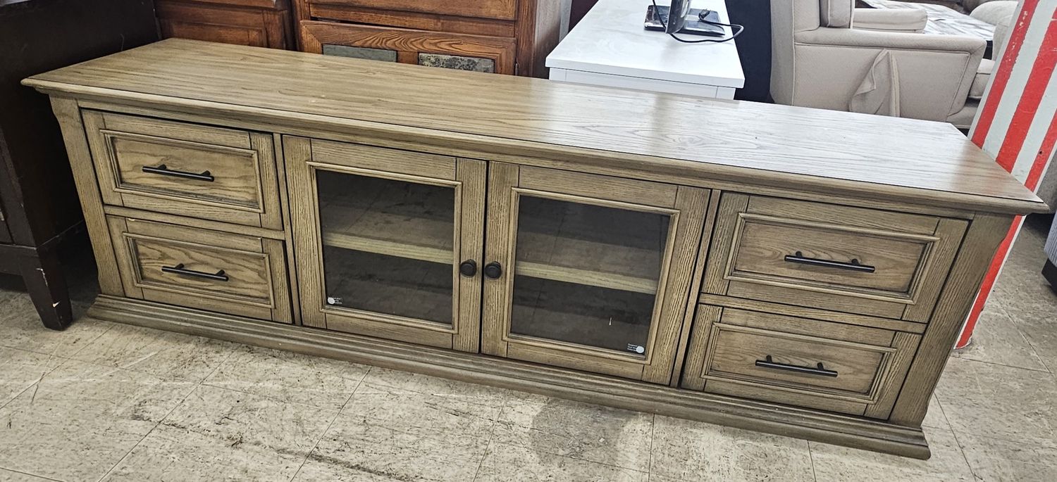 Large Rustic Oak Entertainment Console - FREE DELIVERY