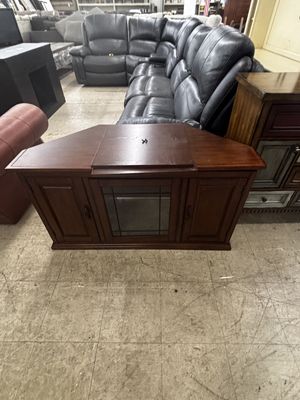 Traditional TV Stand / Media Console with Glass Door