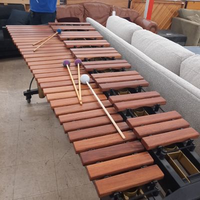 Majestic M6543D 4.3-Octave Concert Marimba