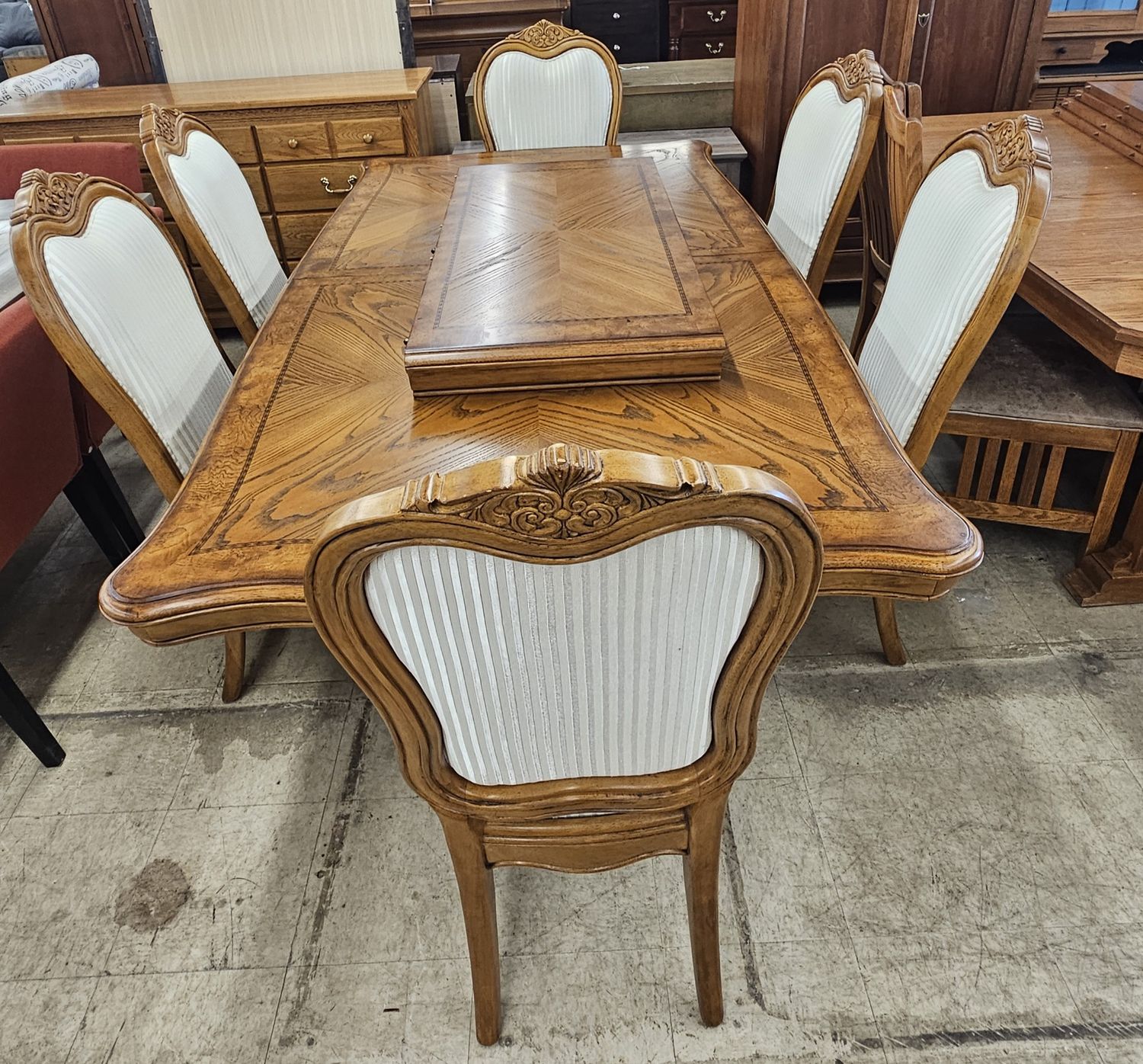 Traditional Pedestal Dining Set – 6 Chairs - FREE DELIVERY