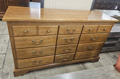 Kincaid Country Roads Solid Oak 12-Drawer Dresser - FREE DELIVERY