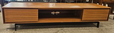 BDI High Performance Modern Media Console