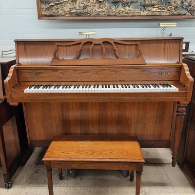 Yamaha Model M500 M Upright Piano