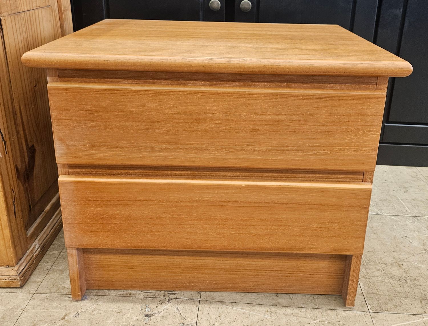 Light Wood 2-Drawer Nightstand