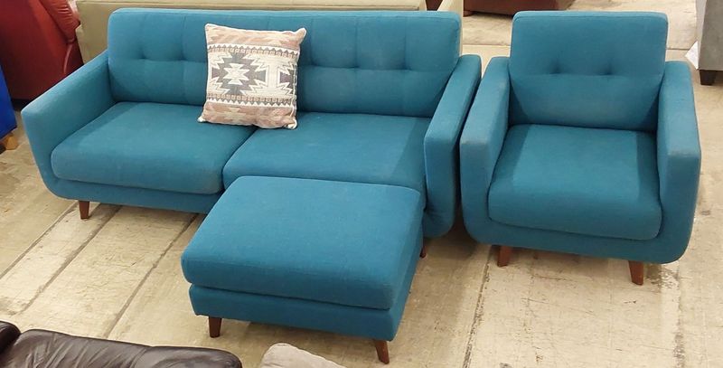 "Living Spaces" Teal 3PC Living Room Set