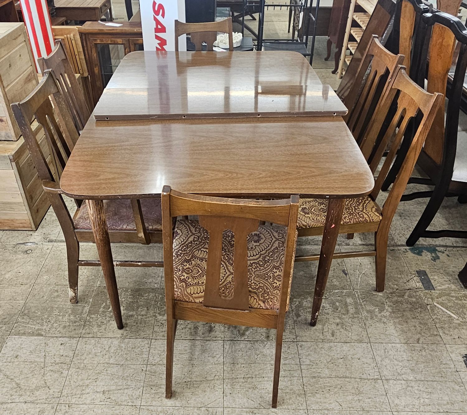 Classic Dining Table &amp; 6 Chairs