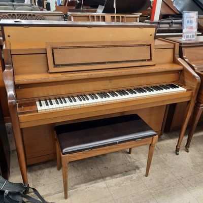 Story & Clark Console Piano 3