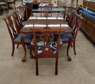 Traditional Clawfoot Dining Table Set **FREE DELIVERY**