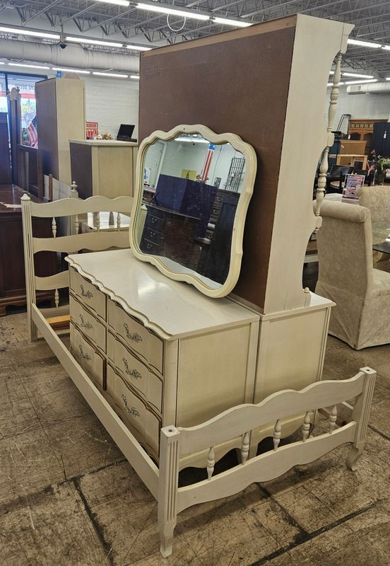 Vintage French Provincial Cream Bedroom Set - FREE DELIVERY