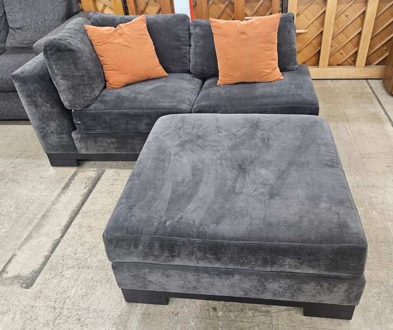 Modern Plush charcoal Chaise sectional ☆FREE DELIVERY☆
