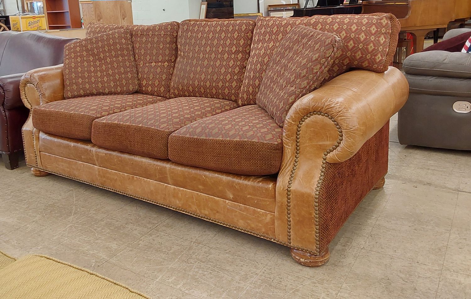 Whitney's of Cherry Hills Sofa ☆☆FREE DELIVERY☆☆