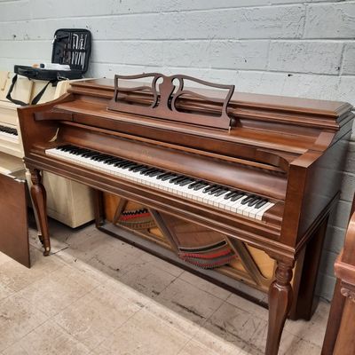 WM Knabe Console Nice