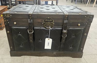 Leather Tufted Pirate Chest