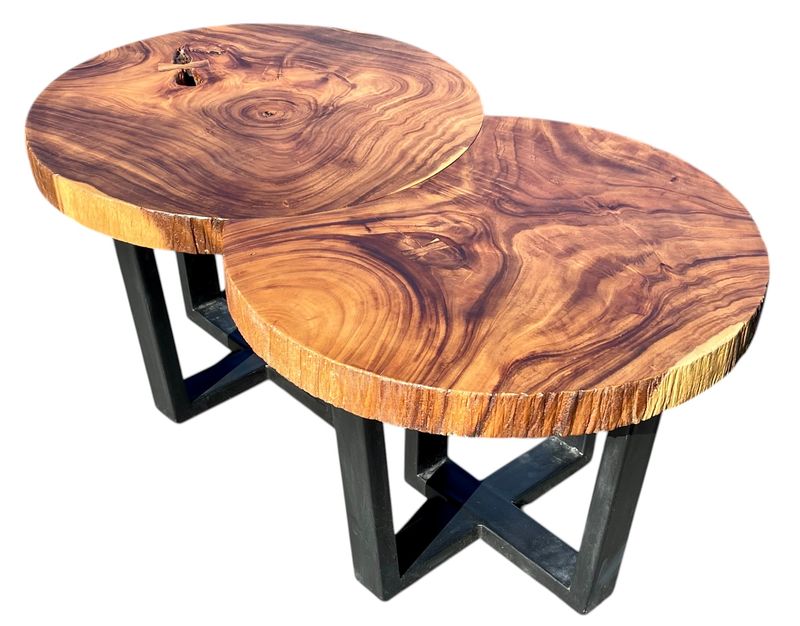 Orbit coffee table with metal legs