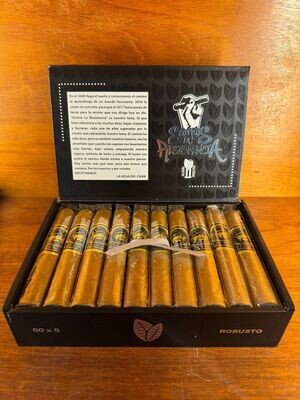 "La Resistencia" 20 Cigar Box