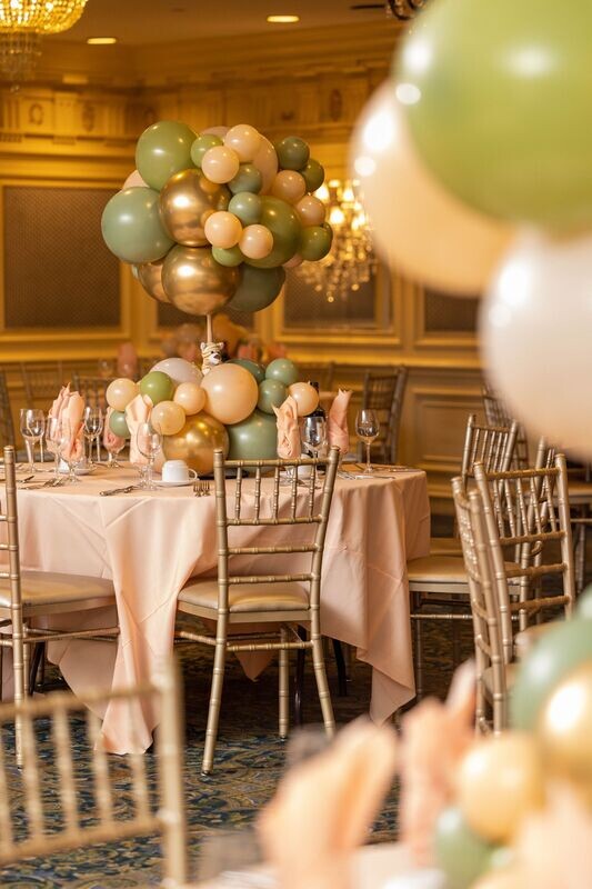 Organic Balloon Cluster Balloon Centerpiece