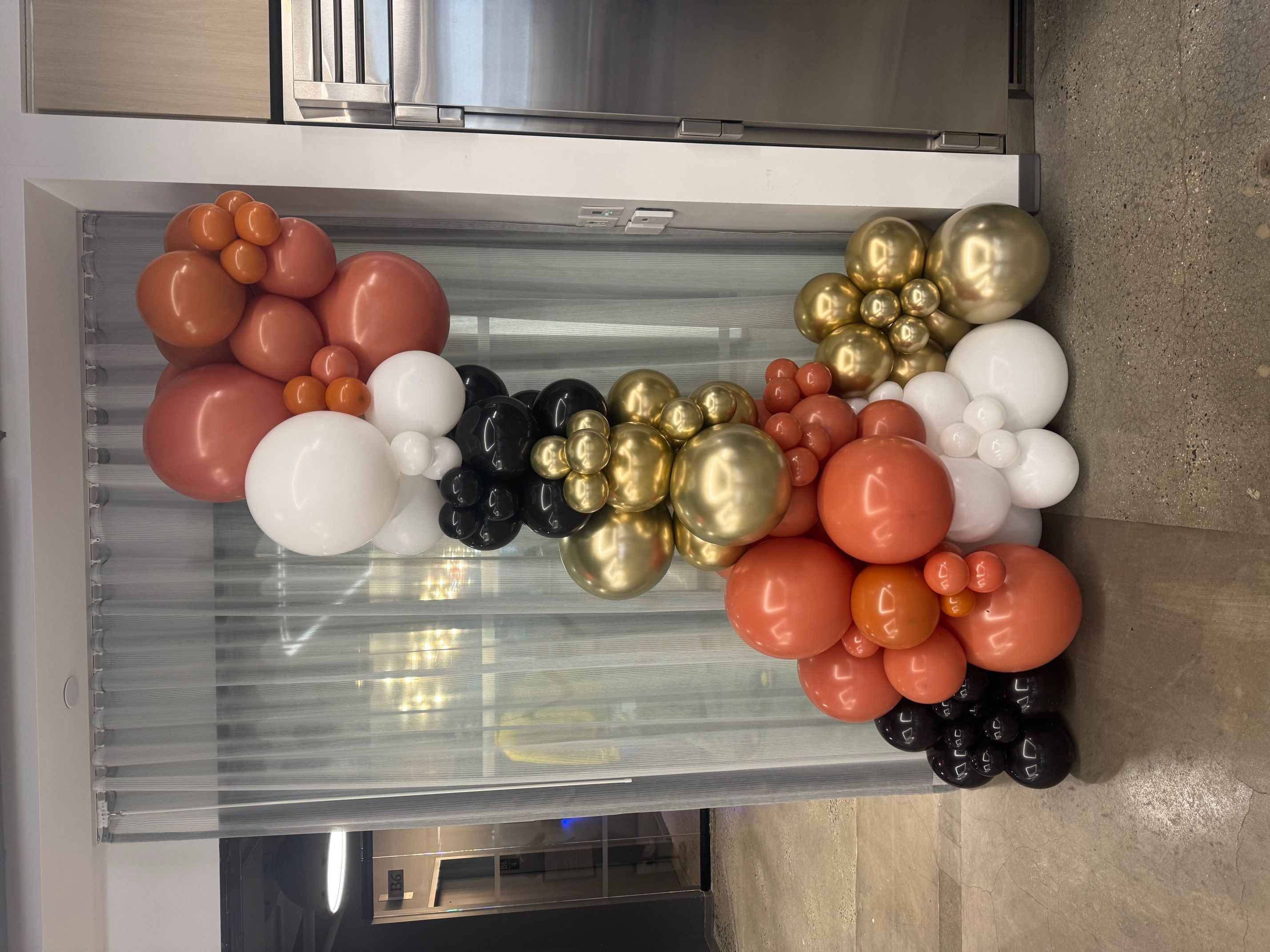 LUSH  Free Standing  8ft Garland