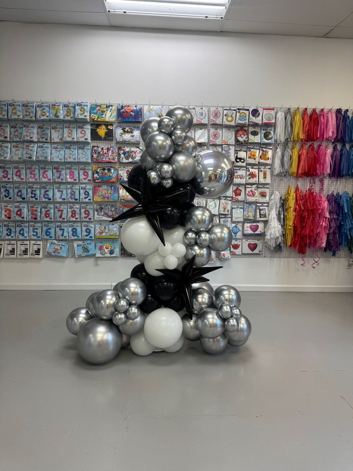 6.5ft Free Standing Garland