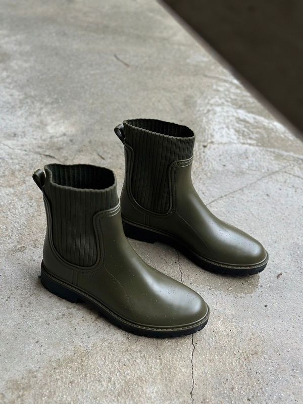 柔軟毛線低筒防水雨靴