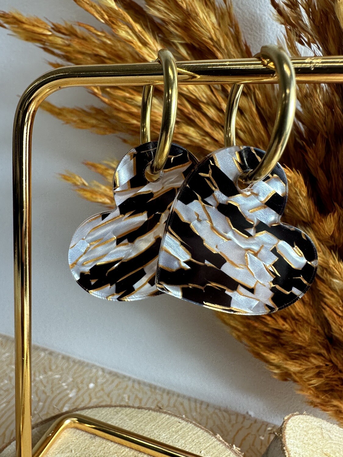 Big heart &amp; ring - White, Black &amp; Gold
