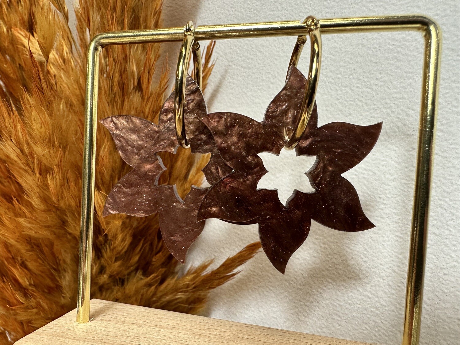Star flower - pearly Brown
