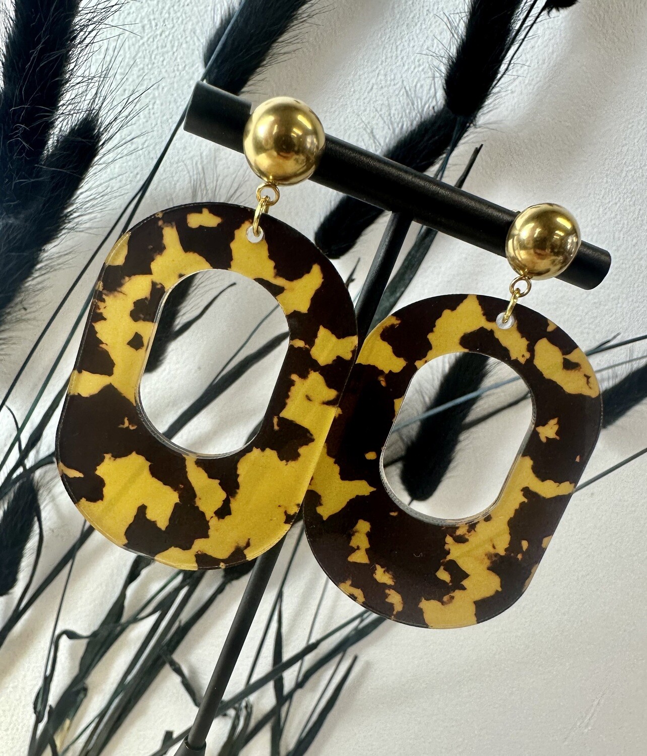 Big oval - Dark animal