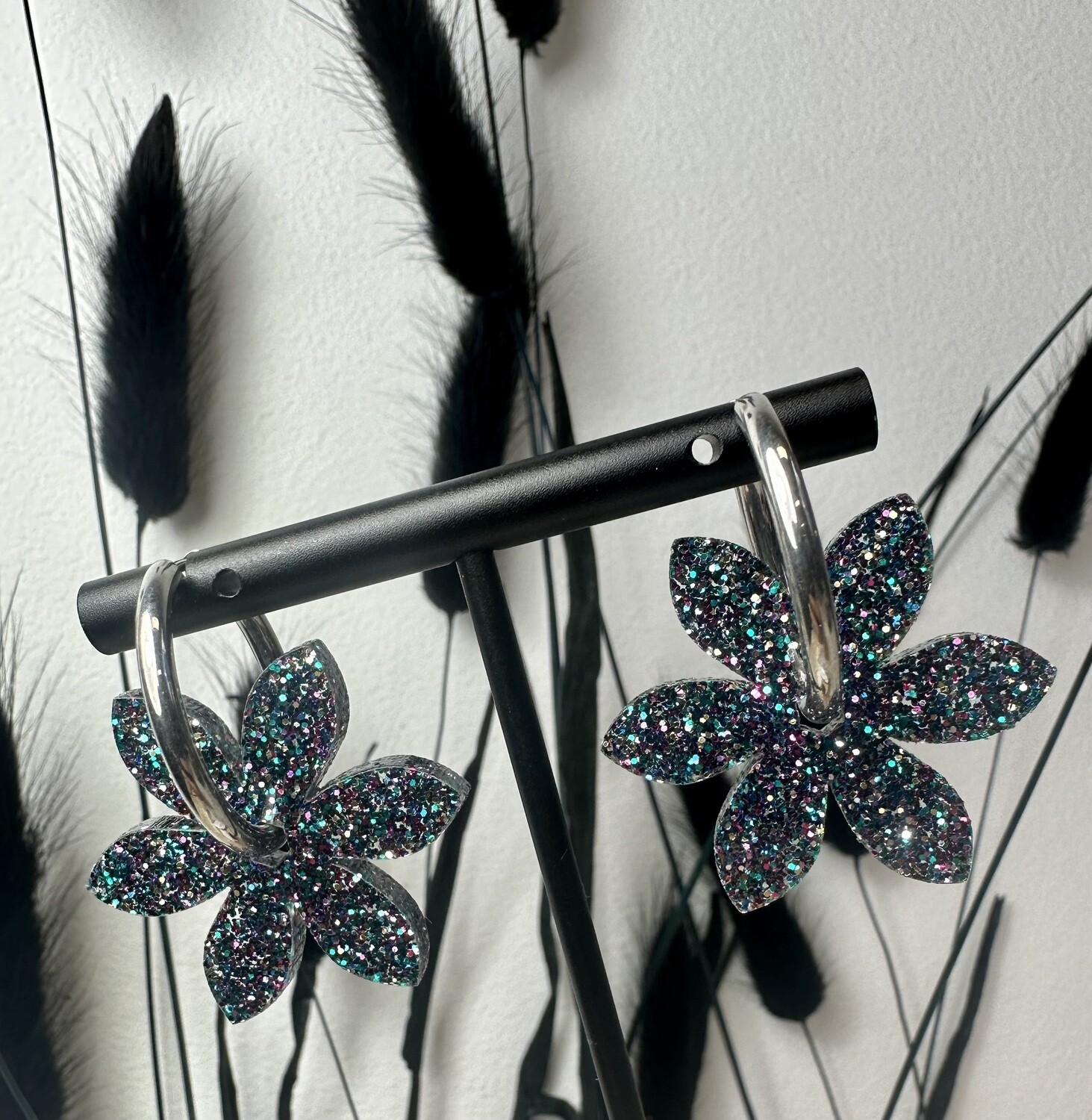 Flower &amp; ring - Multi Color Grey Glitter