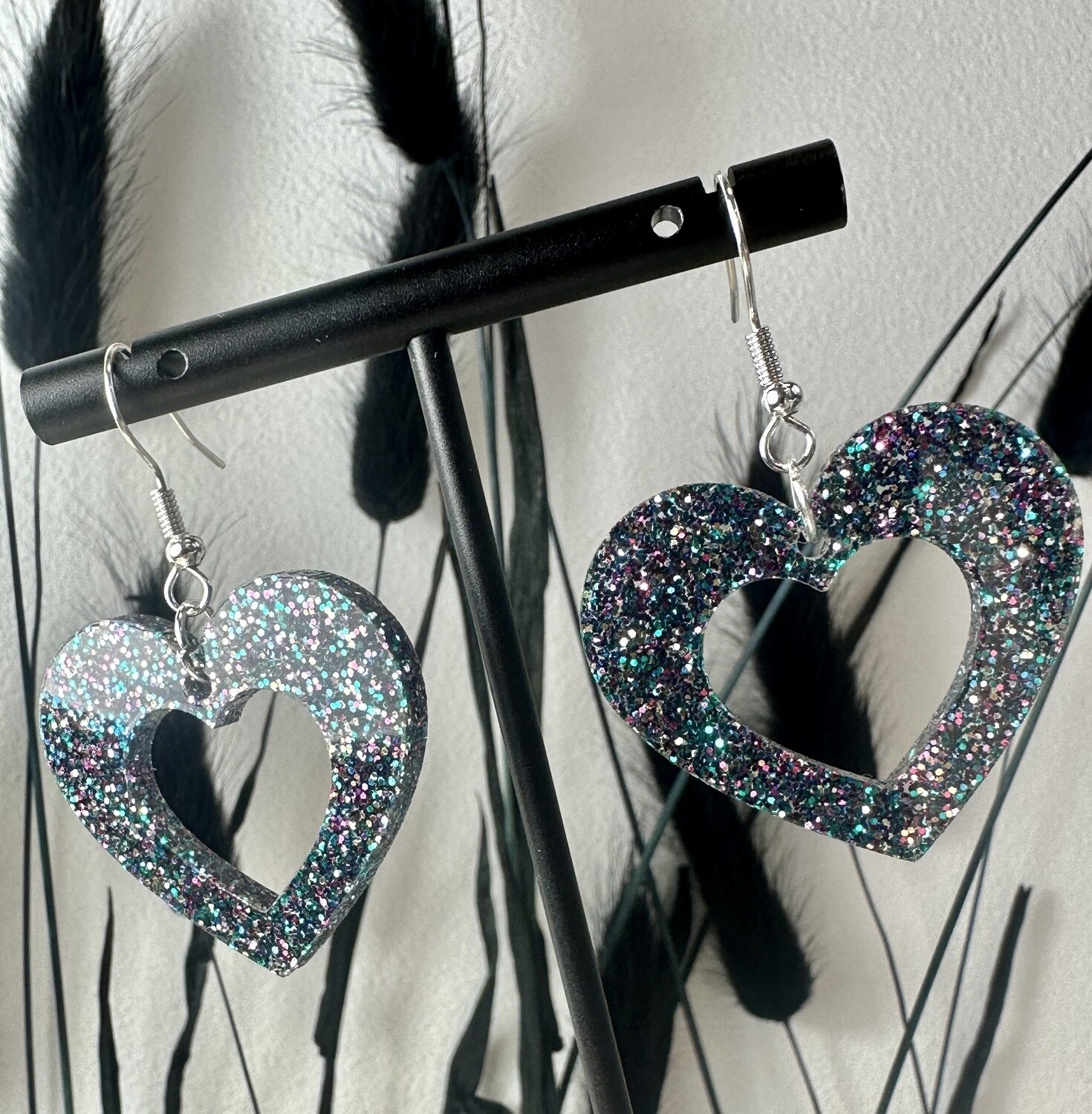 Open heart - Multi Color Grey Glitter