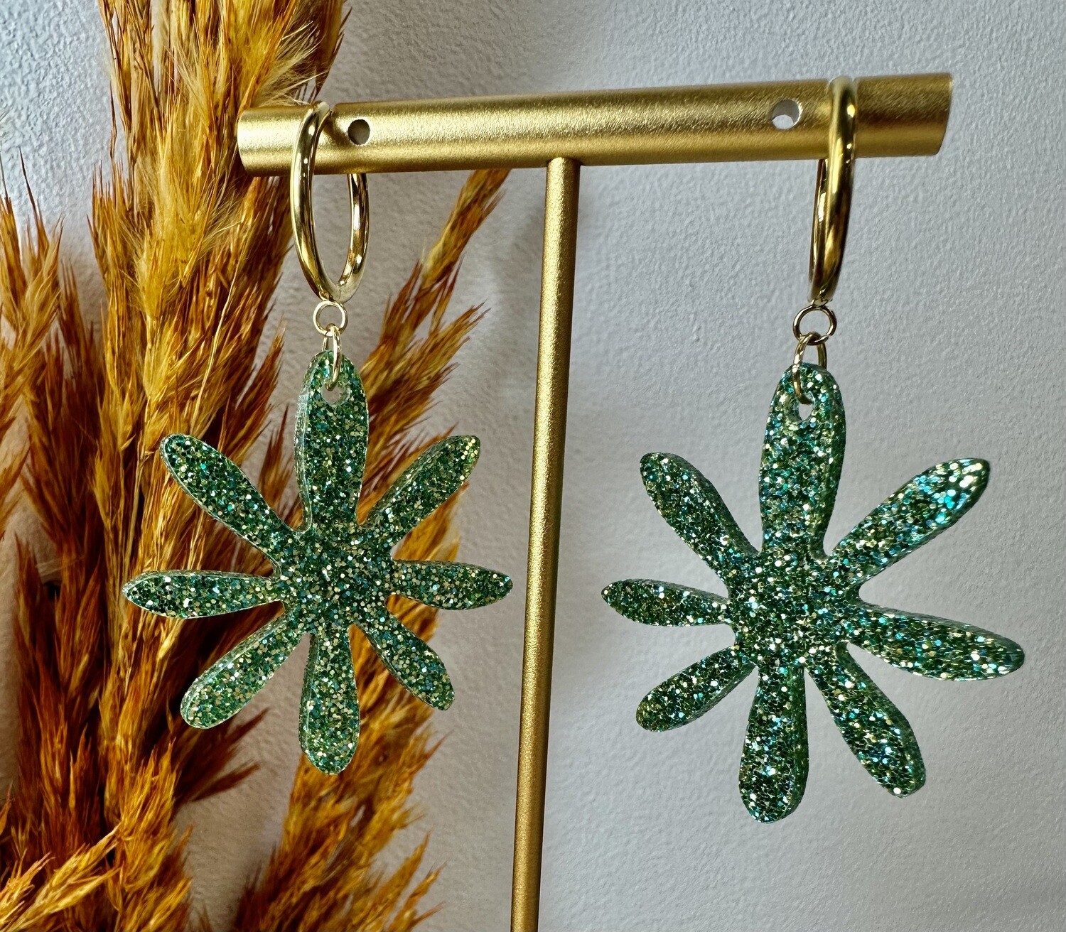 Big flower -Soft green-gold glitter