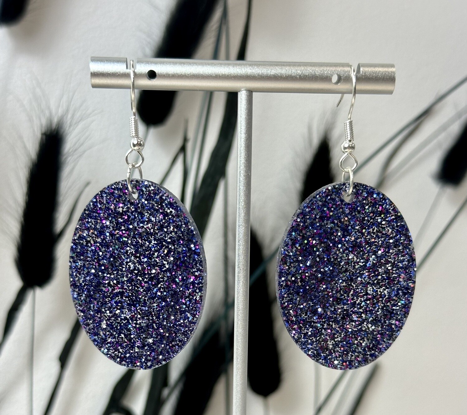 Oval - Dark blue multicolor glitter