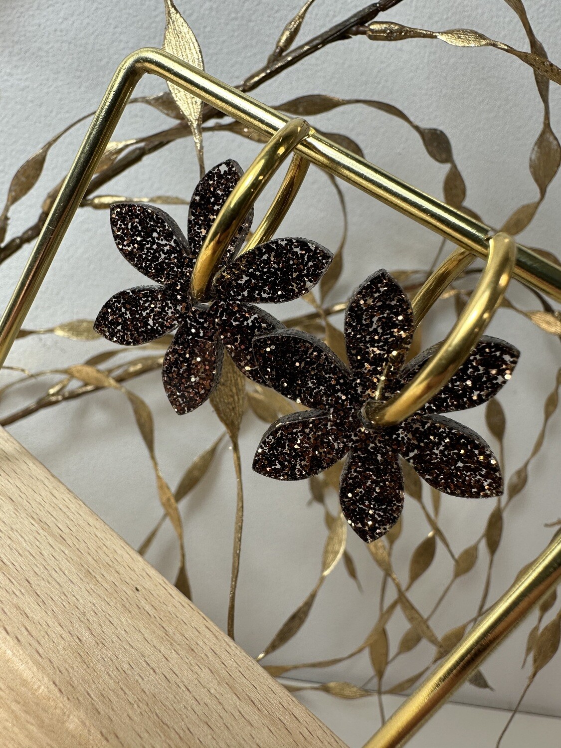 Flower &amp; ring - Dark brown-black glitter