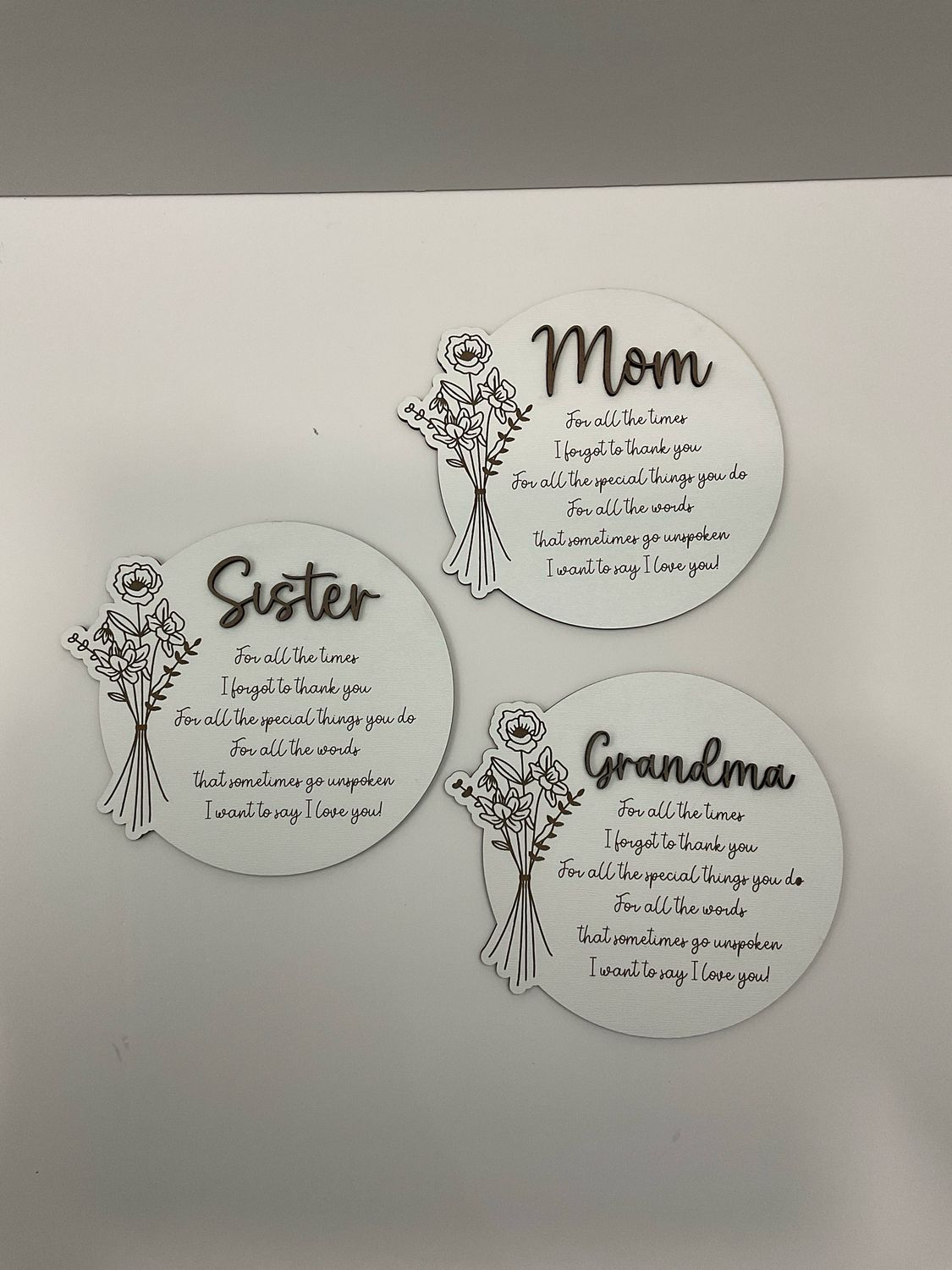 Personalized Floral Message Plaques – Mom, Sister, Grandma