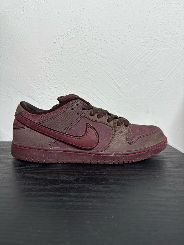DUNK LOW CITY OF LOVE BURGUNDY (USED)