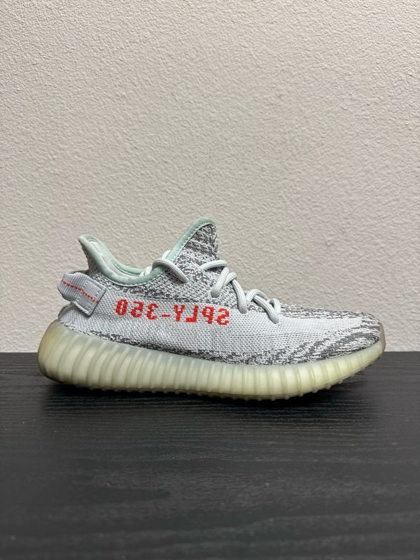 YEEZY BLUE TINT (USED)