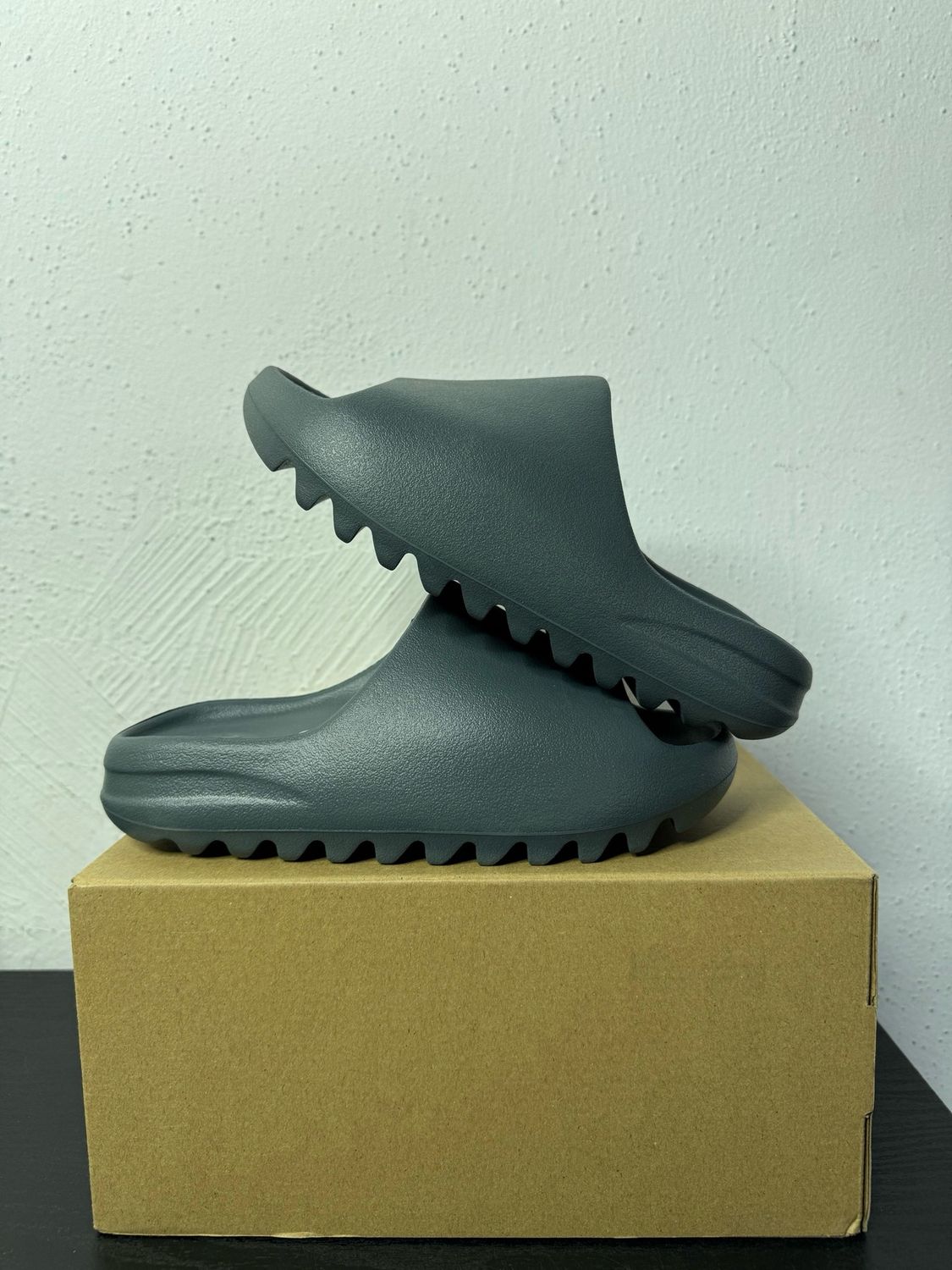 YEEZY SLIDE SLATE MARINE