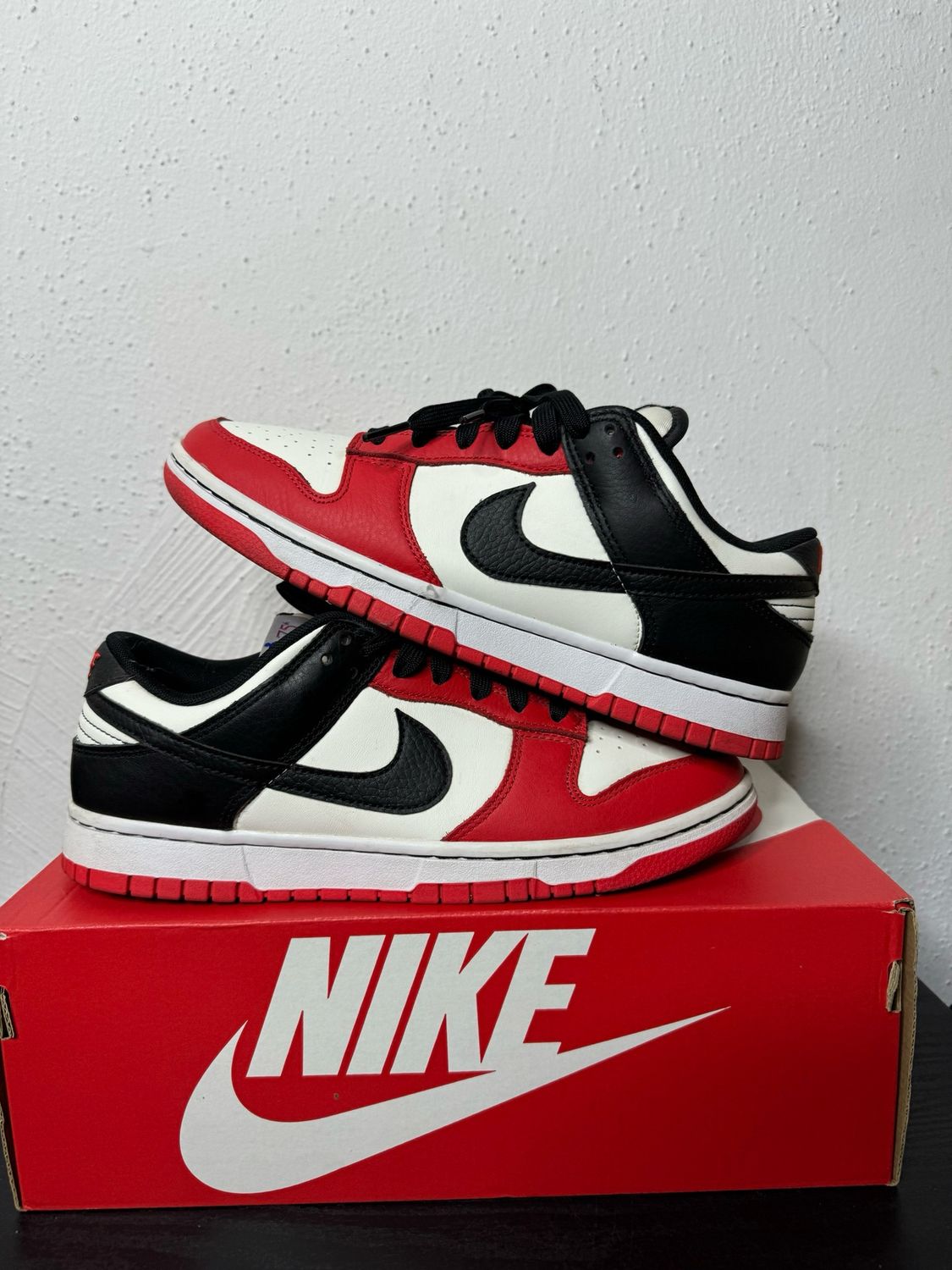 DUNK LOW BULLS (USED)