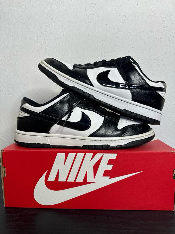 DUNK LOW WORLD CHAMPION (USED)